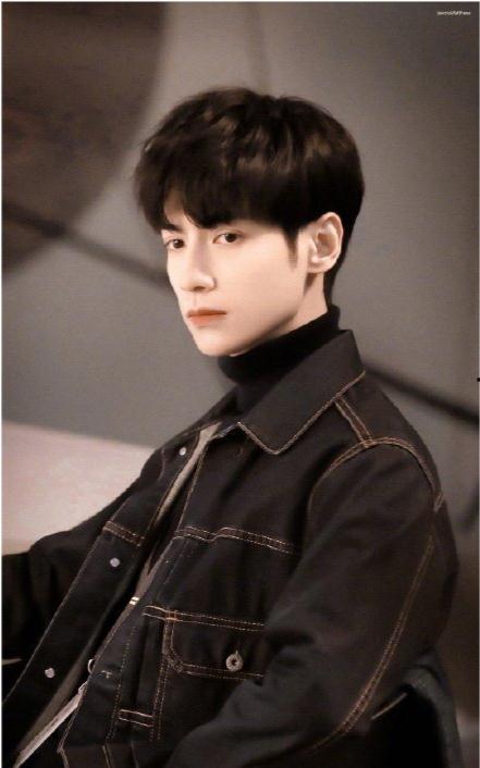 吃瓜娱乐圈 罗云熙,瓜田里的娱乐圈新星