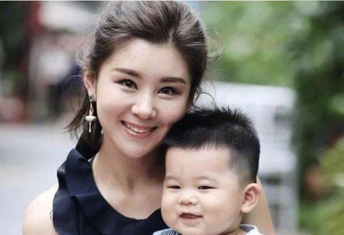 全娱乐圈明星都能听见我在吃瓜,全民“吃瓜”时代