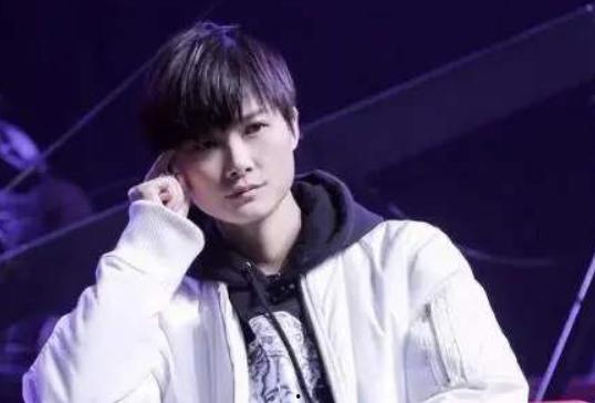 娱乐吃瓜李宇春微博,娱乐热点再升级